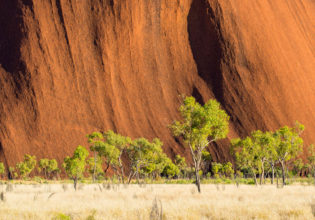 Uluru (Ayers Rock), Uluru-Kata Tjuta National Park, Northern Territory.