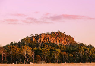 mount macedon hanging rock
