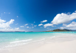 Whitehaven Whitsunday Islands sailing bareboating