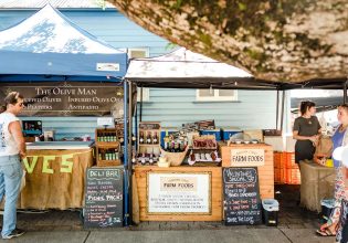 market stalls at Eumundi Markets
