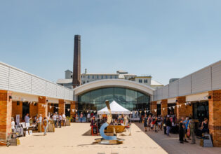 Christmas Wollemi Artisan Markets, Katoomba