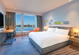River view Bedroom, Double Tree Waterfront Hotel, Western Australia