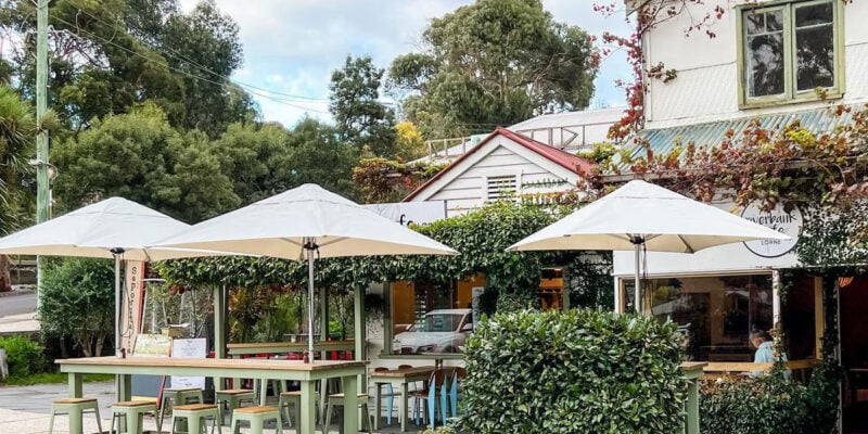 outdoor dining at Riverbank Café, Lorne
