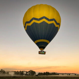 a hot air balloon in Mudgee, Balloon Aloft