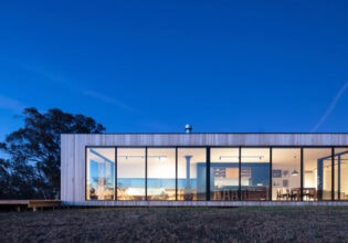 Exterior view of Kangaroobie Cabin in Orange