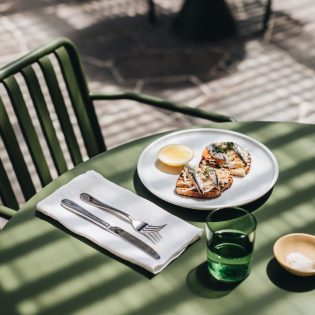 Breakfast on the patio at Arlo at the Oaks Ranch