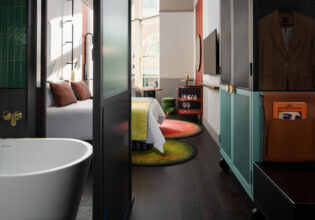 QT Newcastle Deluxe King Room