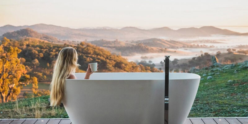 Sierra Escape outdoor bath in Mudgee
