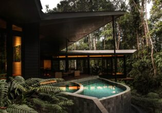 Pool at Silky Oaks Lodge