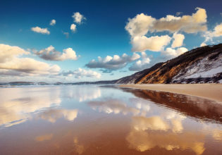 Great Beach Drive Rainbow Beach