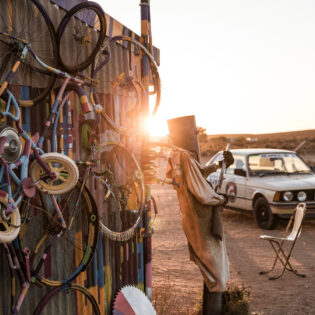 Exterior of John Dynon Gallery in Silverton NSW